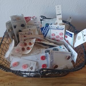 HUGE Vintage LOT Carded Buttons Plastic Metal Pearls Sewing Lansing Streamline